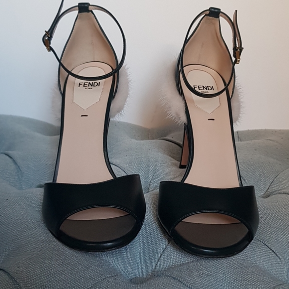 FENDI fur heels - Picture 9 of 17